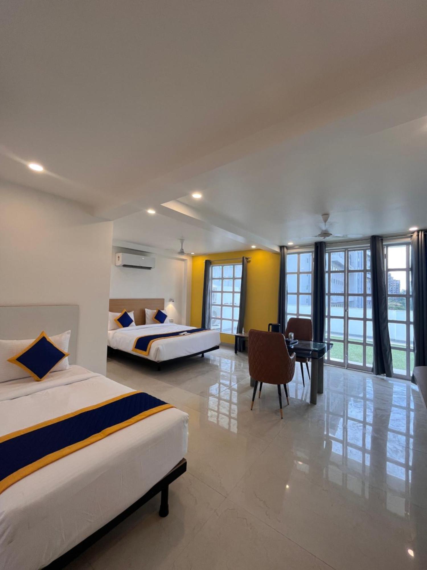 Aamantran Residency Hotel, Sohna Road, Sector 49, Gurugram Gurgaon Extérieur photo