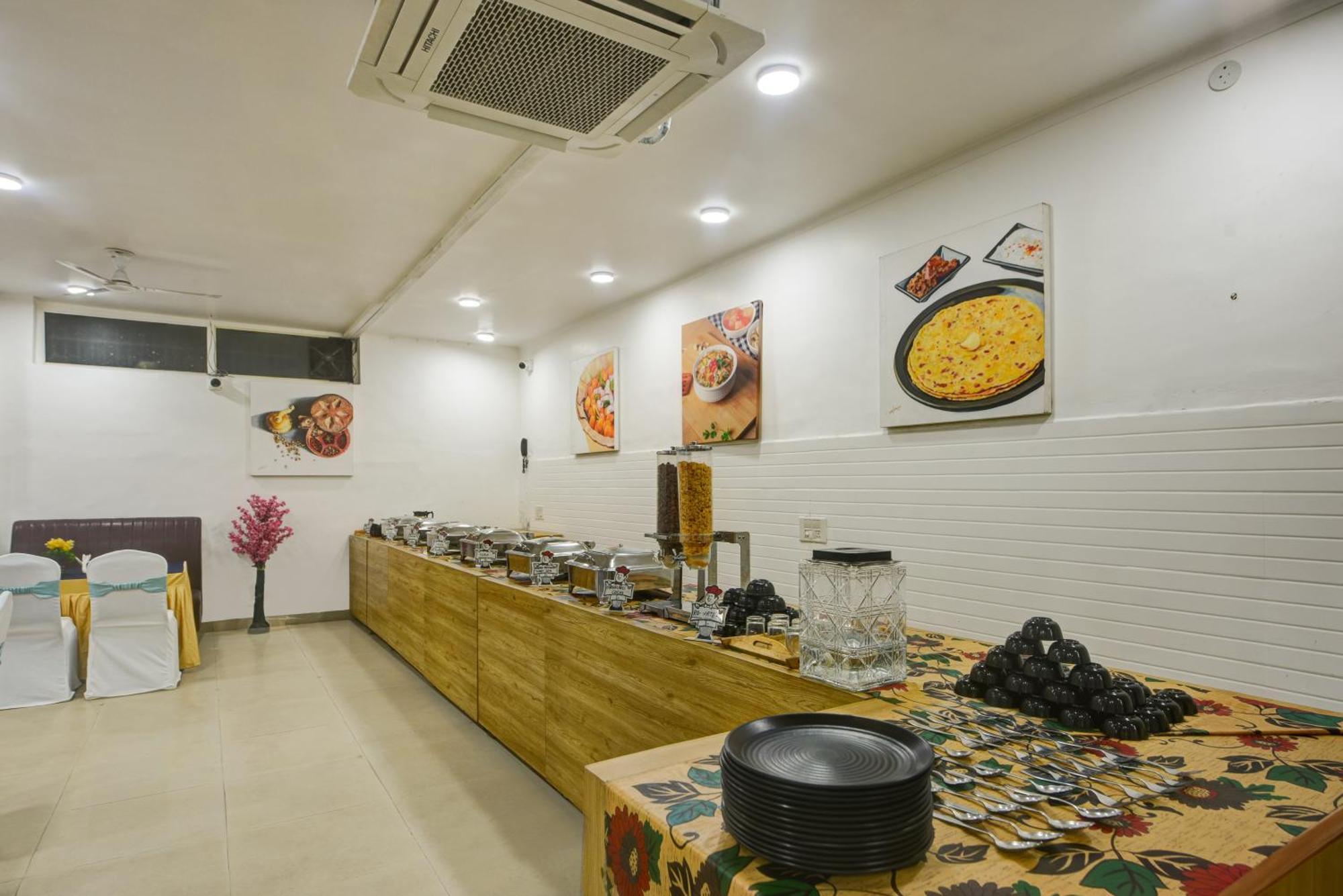 Aamantran Residency Hotel, Sohna Road, Sector 49, Gurugram Gurgaon Extérieur photo
